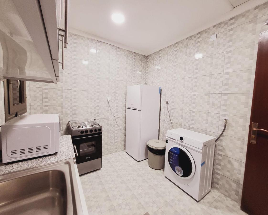 De Iris Regency Fahaheel Apartment Кувейт Екстериор снимка