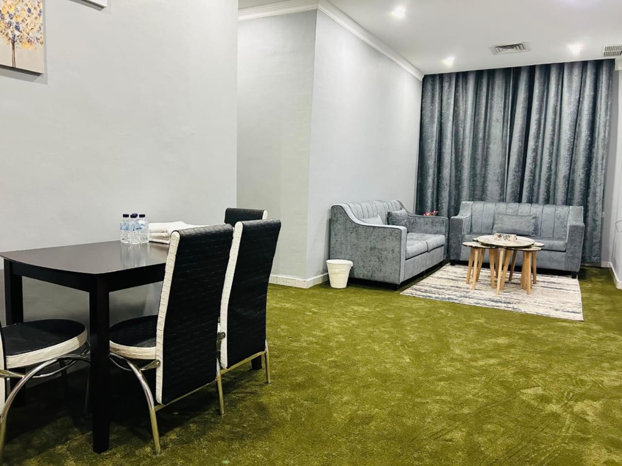 De Iris Regency Fahaheel Apartment Кувейт Екстериор снимка