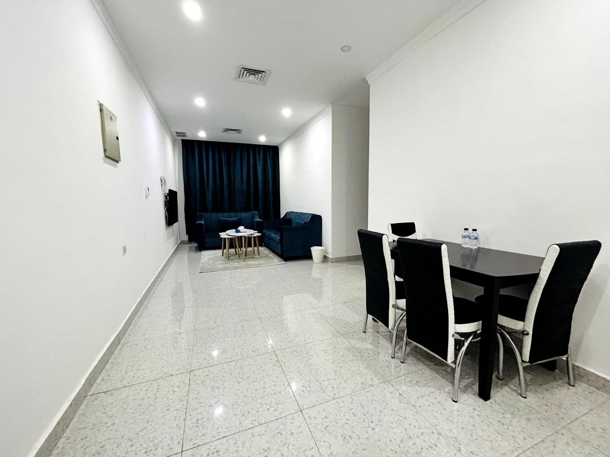 De Iris Regency Fahaheel Apartment Кувейт Екстериор снимка