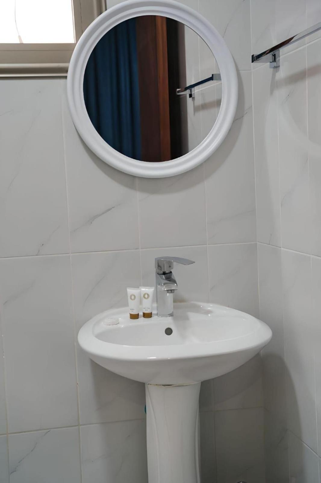 De Iris Regency Fahaheel Apartment Кувейт Екстериор снимка