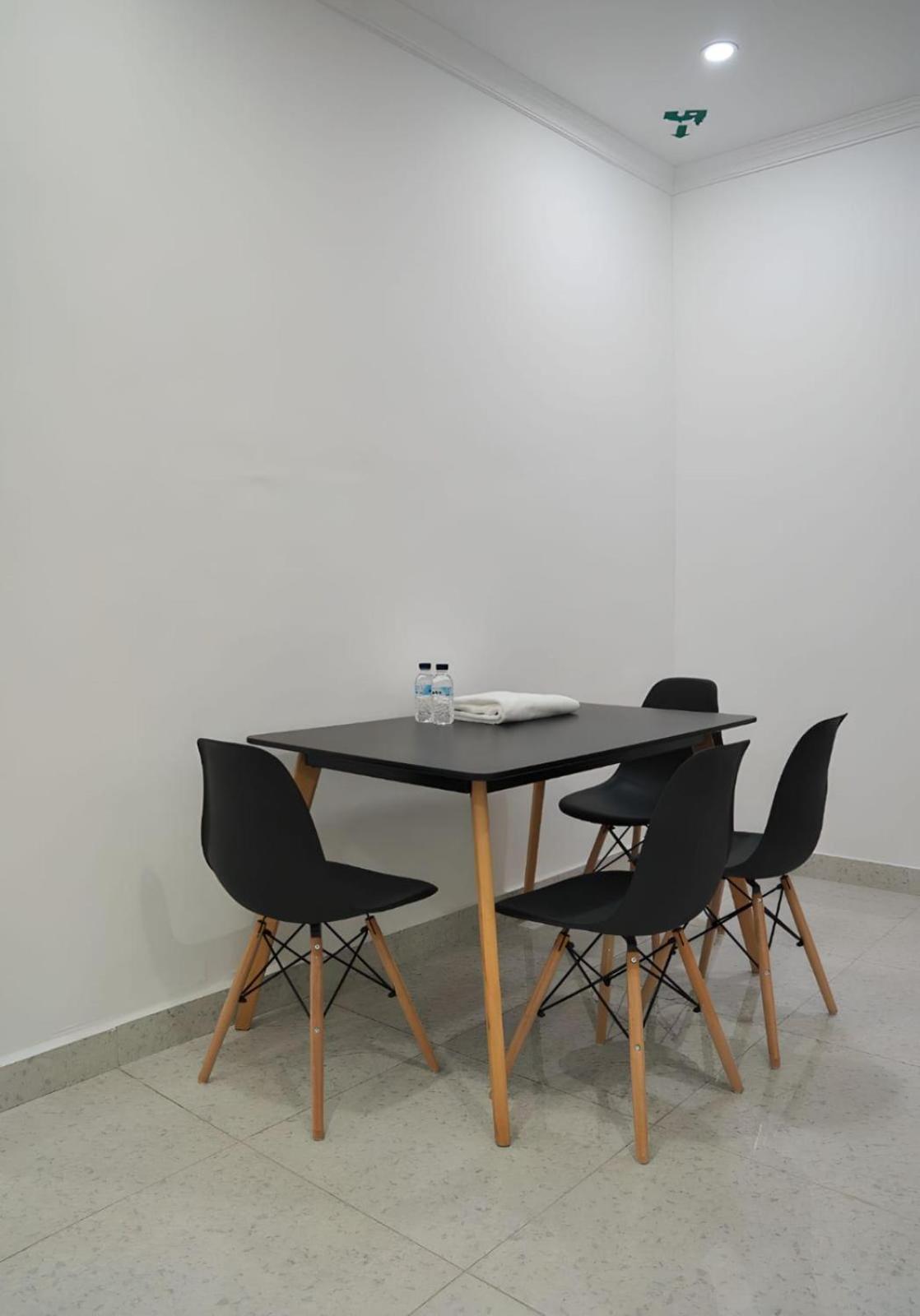 De Iris Regency Fahaheel Apartment Кувейт Екстериор снимка